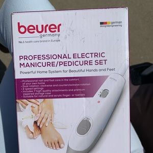 New!! Mani pedi set!